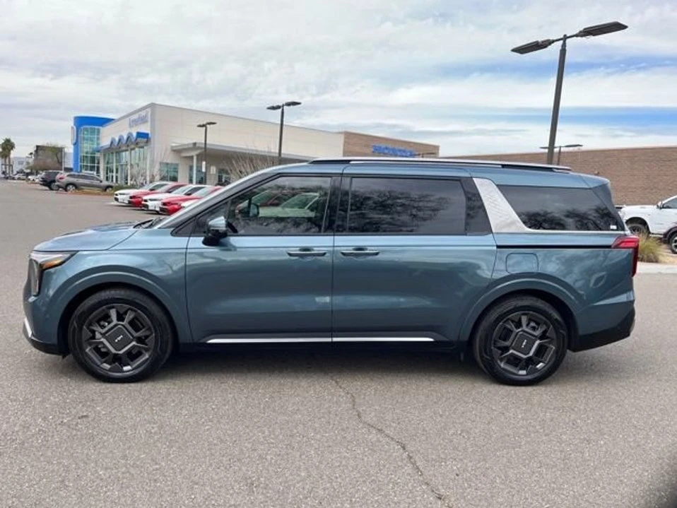 2026 Kia Carnival - Image 9 of 10