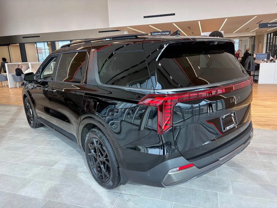 2026 Kia Carnival - Image 13 of 19