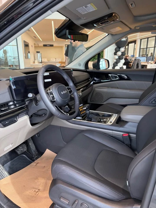 2026 Kia Carnival - Image 19 of 19