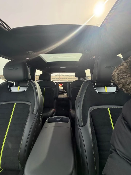 2026 Kia EV9 - Image 6 of 9