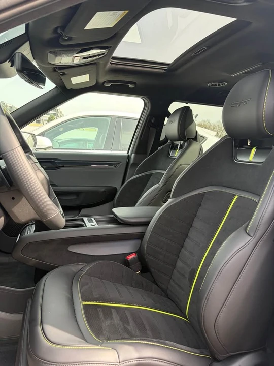 2026 Kia EV9 - Image 4 of 7
