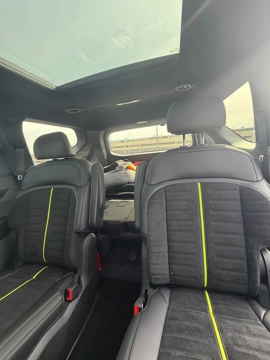 2026 Kia EV9 - Image 6 of 7