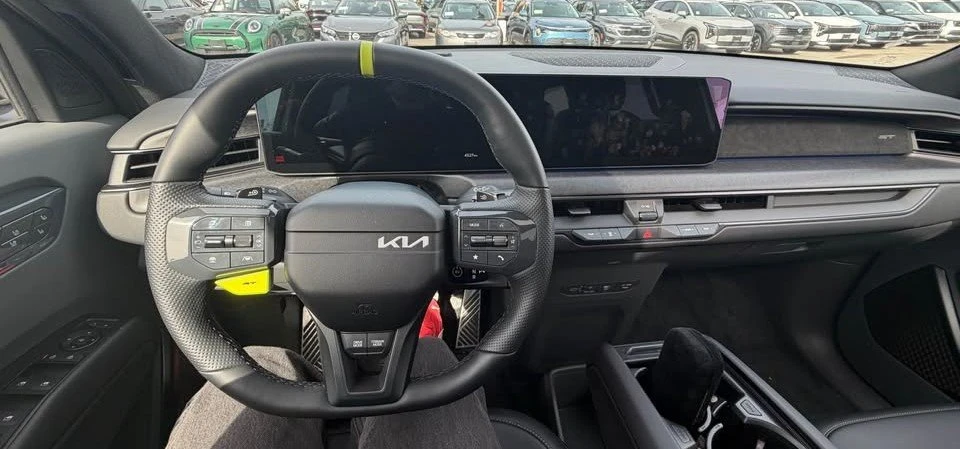 2026 Kia EV9 - Image 5 of 7