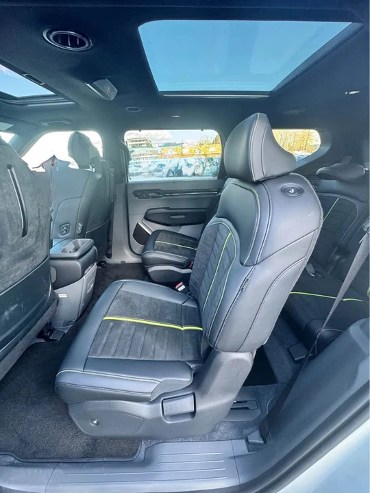 2026 Kia EV9 - Image 11 of 19