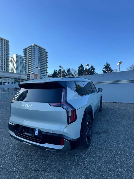 2026 Kia EV9 - Image 4 of 19