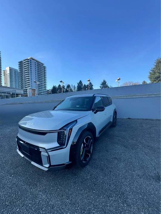 2026 Kia EV9 - Image 3 of 19