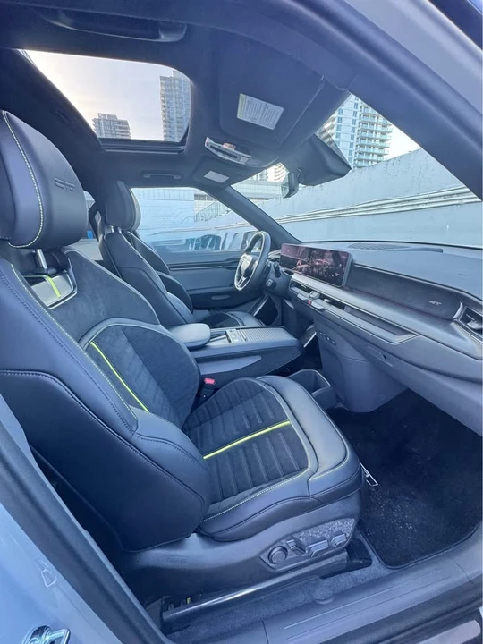 2026 Kia EV9 - Image 9 of 19