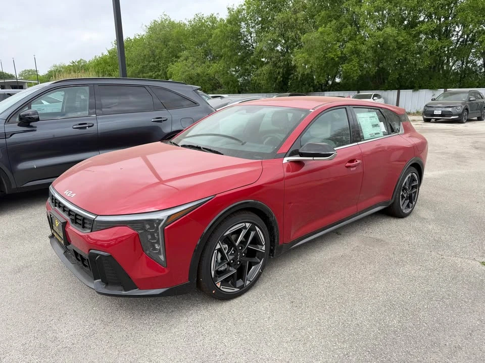 2026 Kia K4 - Image 2 of 8