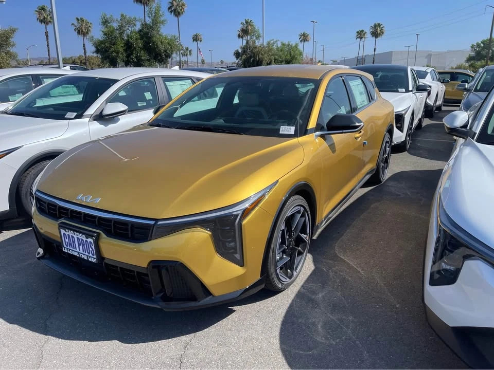 2026 Kia K4 - Image 2 of 6