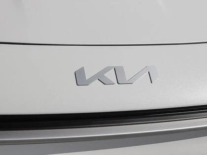 2026 Kia Niro - Image 8 of 20