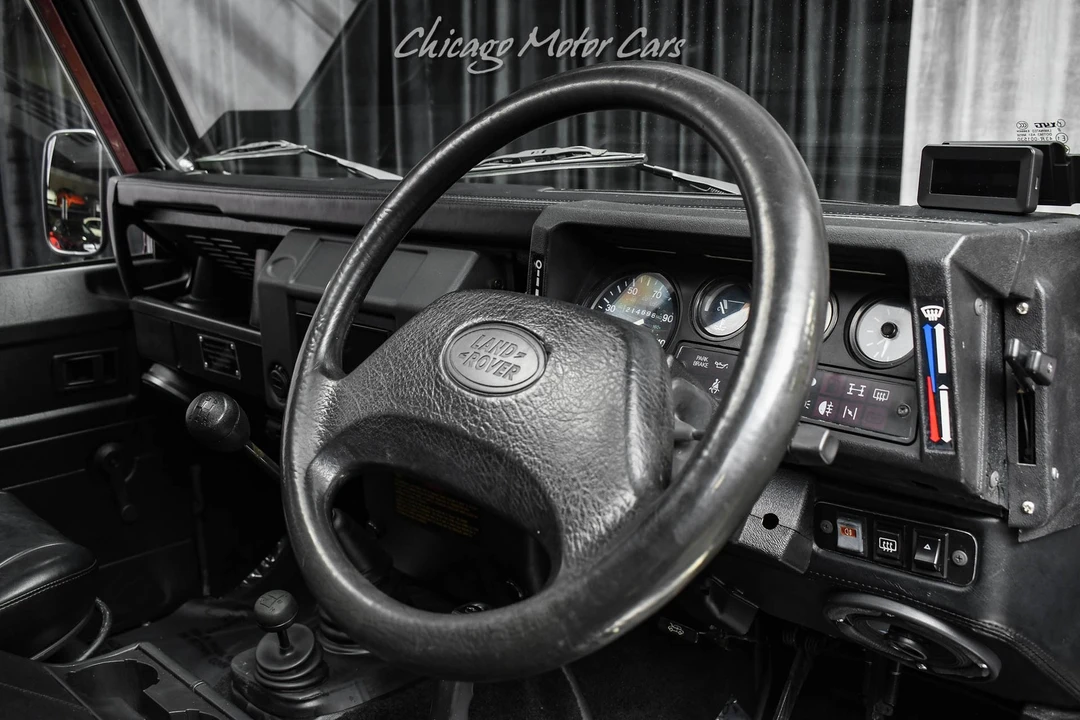 2026 Land Rover Defender 110 - Image 20 of 31