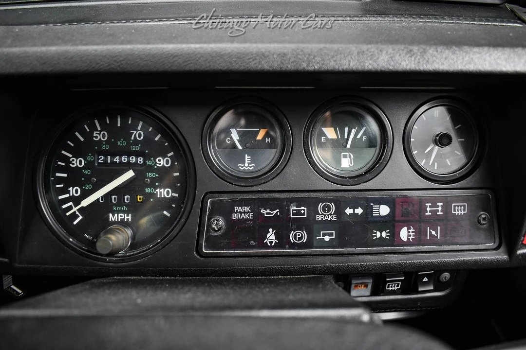 2026 Land Rover Defender 110 - Image 19 of 31
