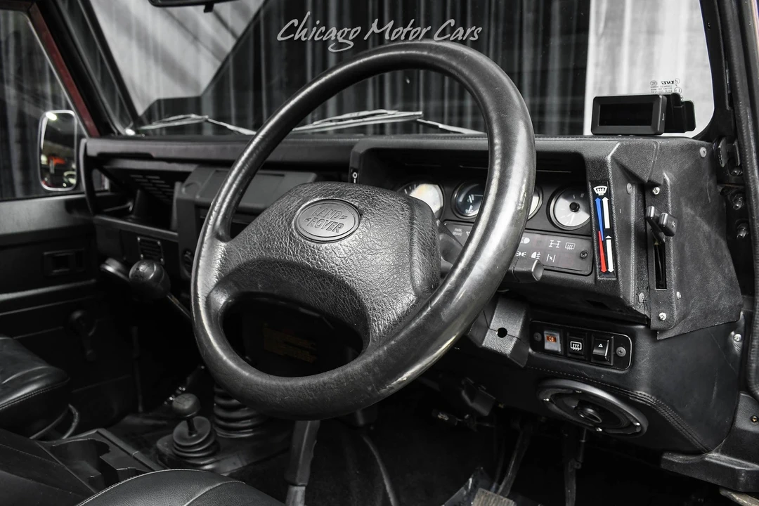 2026 Land Rover Defender 110 - Image 21 of 31