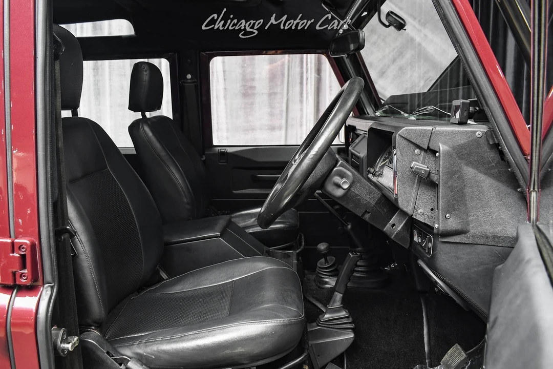 2026 Land Rover Defender 110 - Image 14 of 31