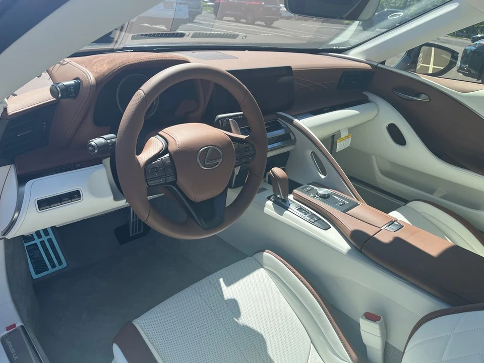 2026 Lexus LC - Image 7 of 10