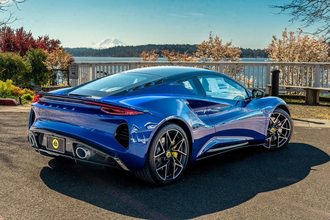 2026 Lotus Emira - Image 5 of 31