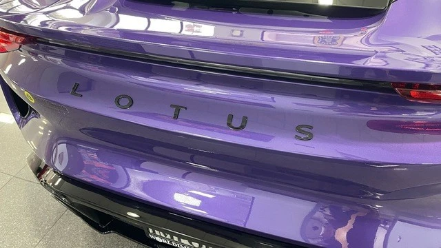 2026 Lotus Emira - Image 22 of 31