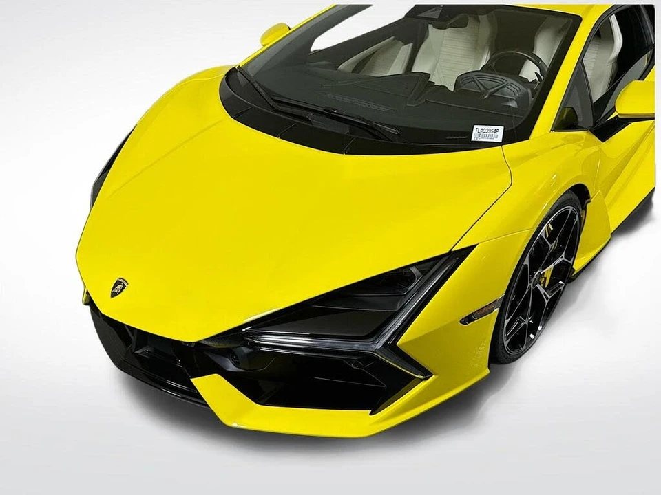 2026 Lamborghini Revuelto - Image 26 of 30