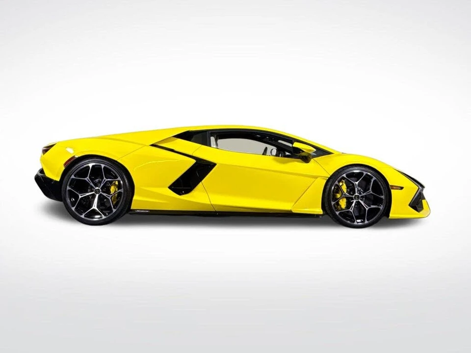 2026 Lamborghini Revuelto - Image 6 of 30