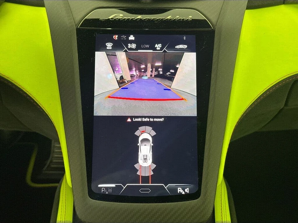 2026 Lamborghini Revuelto - Image 14 of 31