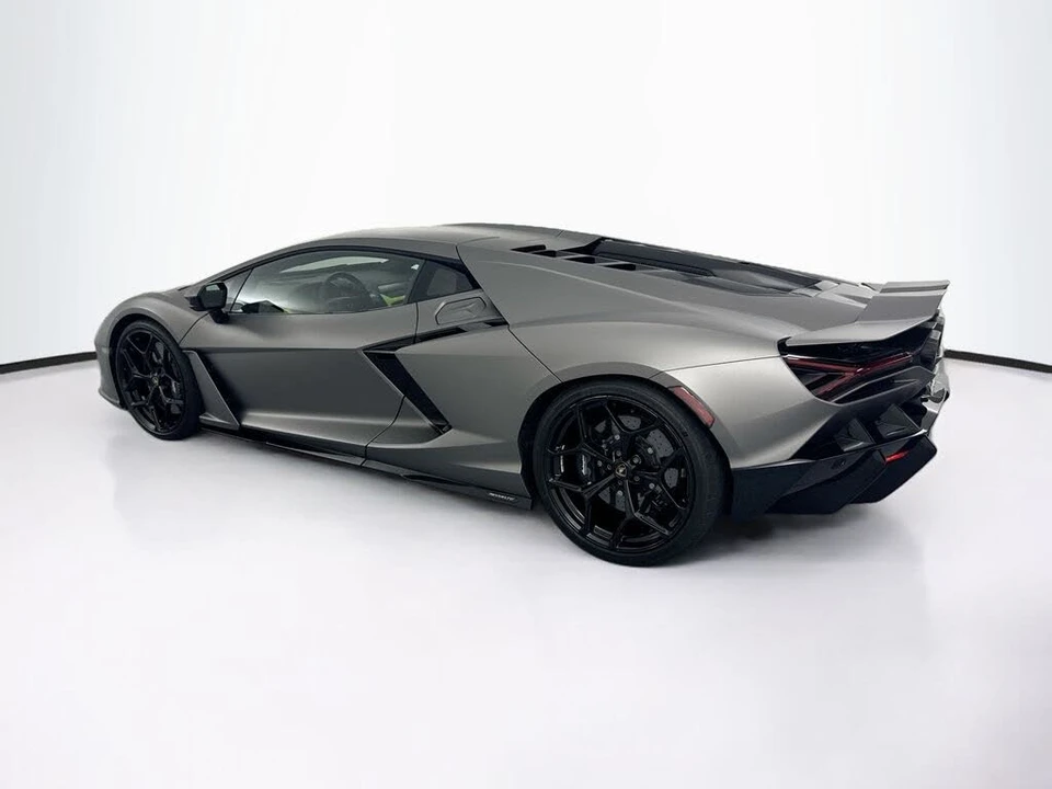 2026 Lamborghini Revuelto - Image 7 of 31