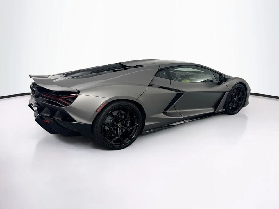 2026 Lamborghini Revuelto - Image 5 of 31