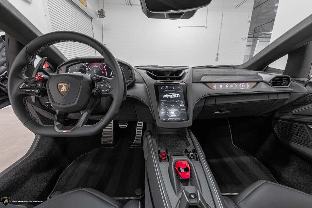2026 Lamborghini Revuelto - Image 4 of 31