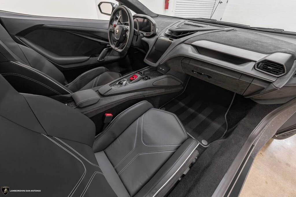2026 Lamborghini Revuelto - Image 2 of 31
