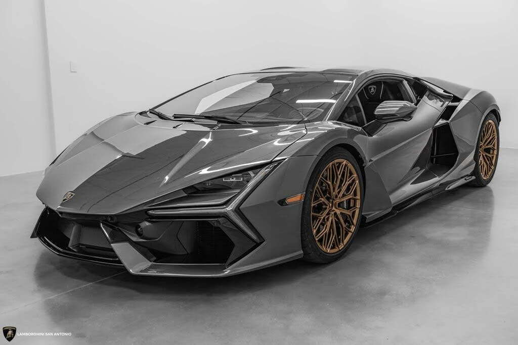 2026 Lamborghini Revuelto - Image 16 of 31
