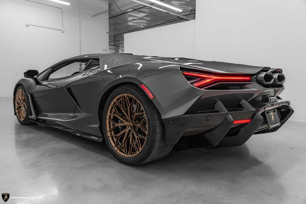 2026 Lamborghini Revuelto - Image 3 of 31