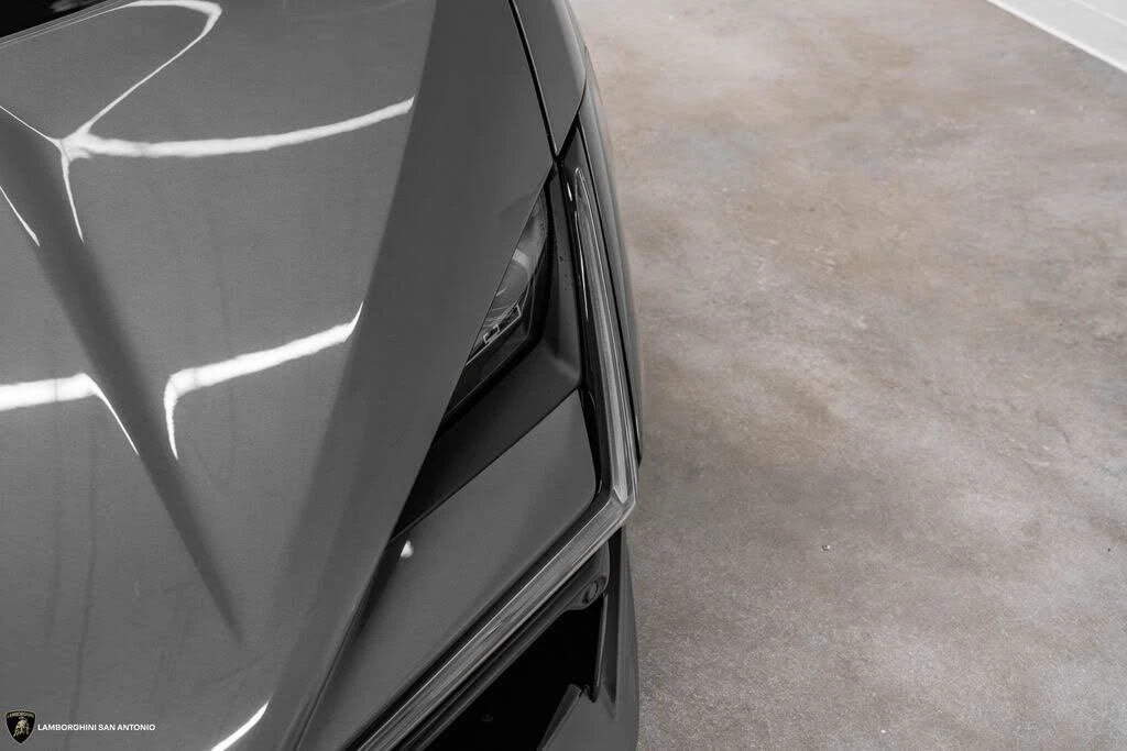 2026 Lamborghini Revuelto - Image 14 of 31