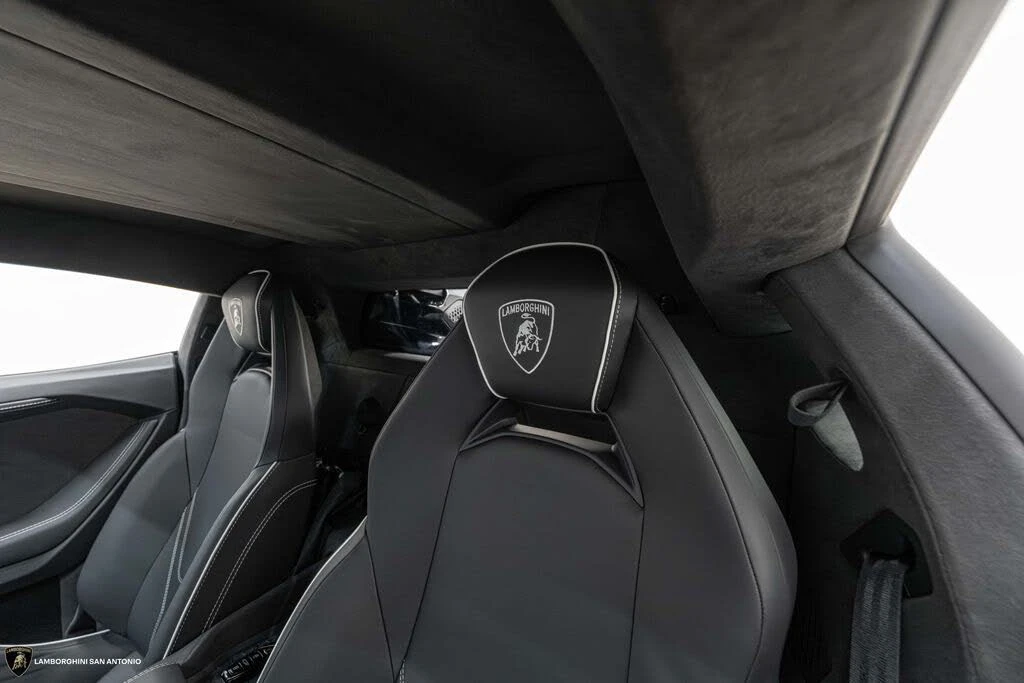 2026 Lamborghini Revuelto - Image 24 of 31