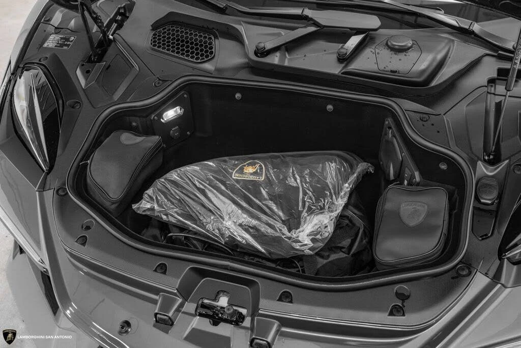 2026 Lamborghini Revuelto - Image 12 of 31