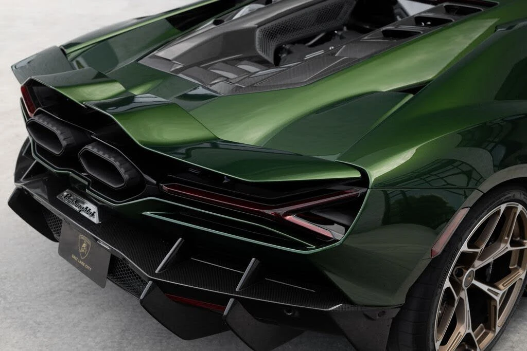 2026 Lamborghini Revuelto - Image 16 of 31