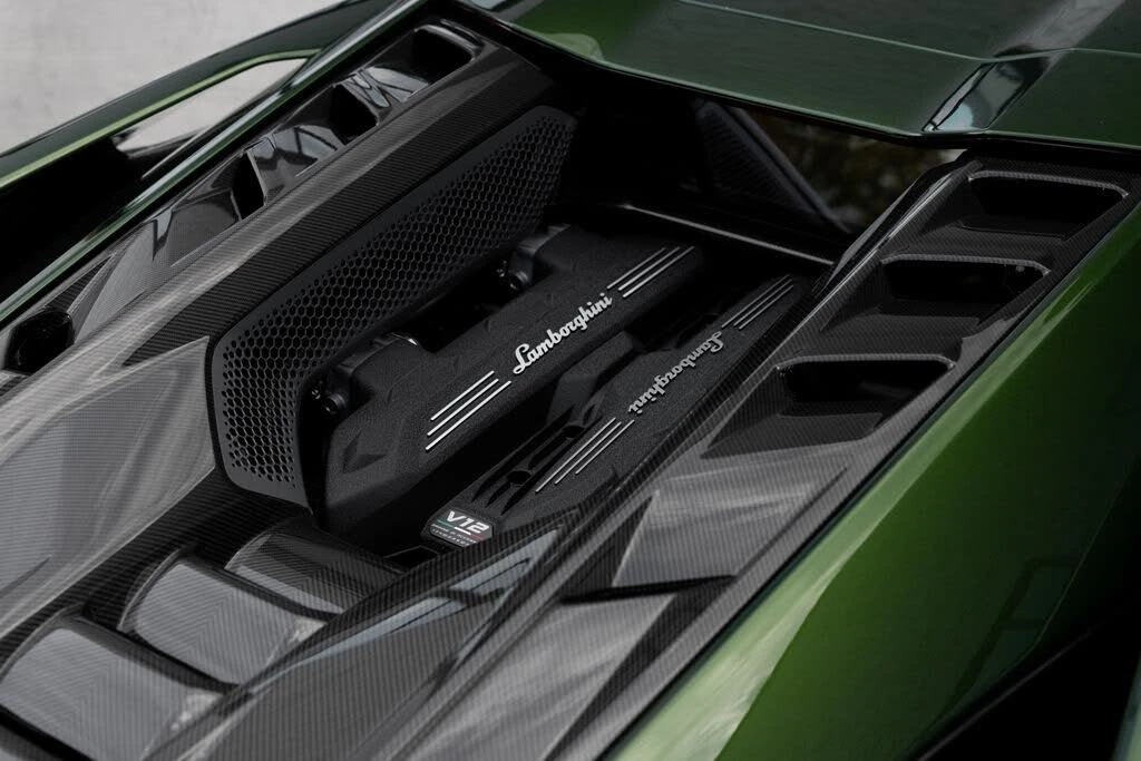 2026 Lamborghini Revuelto - Image 19 of 31