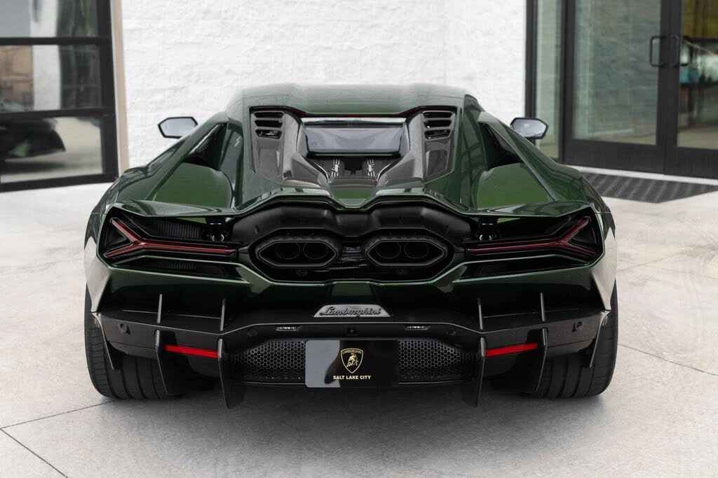 2026 Lamborghini Revuelto - Image 12 of 31