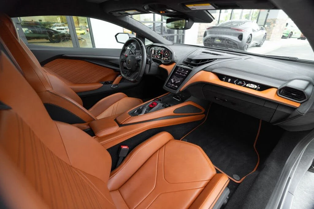 2026 Lamborghini Revuelto - Image 27 of 31