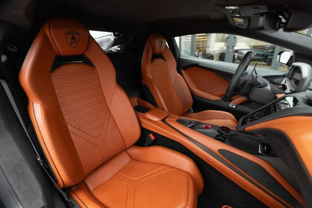 2026 Lamborghini Revuelto - Image 29 of 31