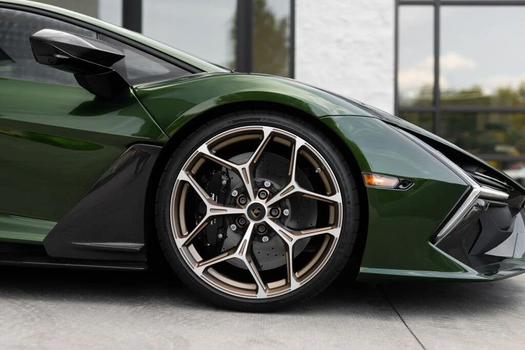 2026 Lamborghini Revuelto - Image 6 of 31