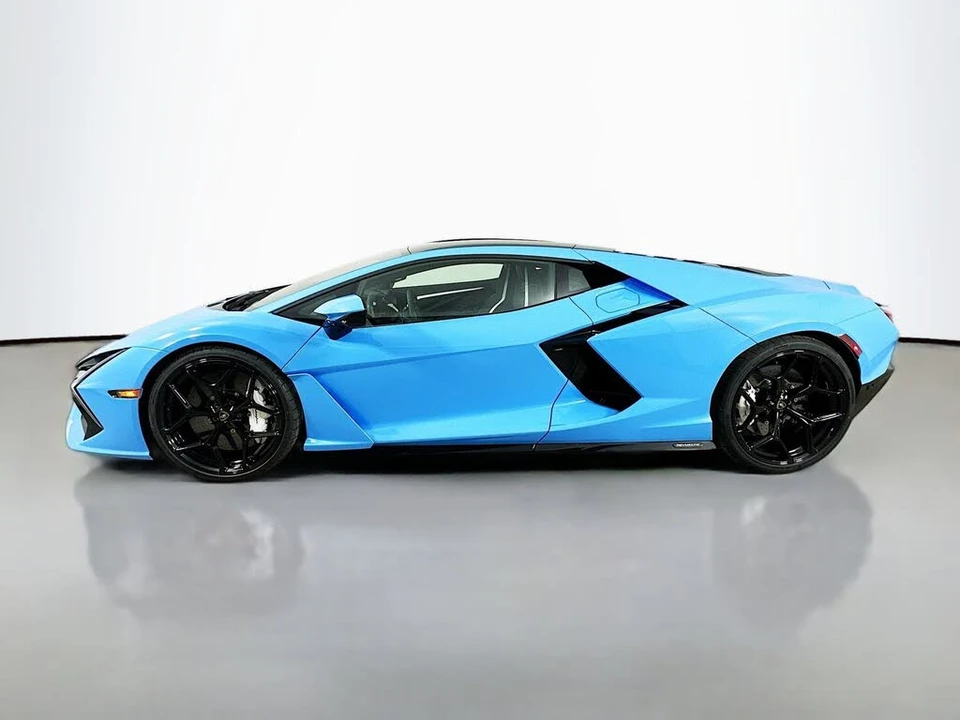 2026 Lamborghini Revuelto - Image 8 of 31