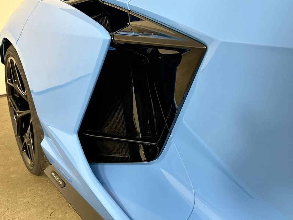 2026 Lamborghini Revuelto - Image 9 of 31