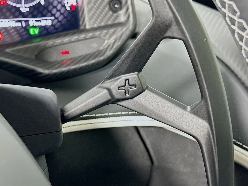 2026 Lamborghini Revuelto - Image 22 of 31