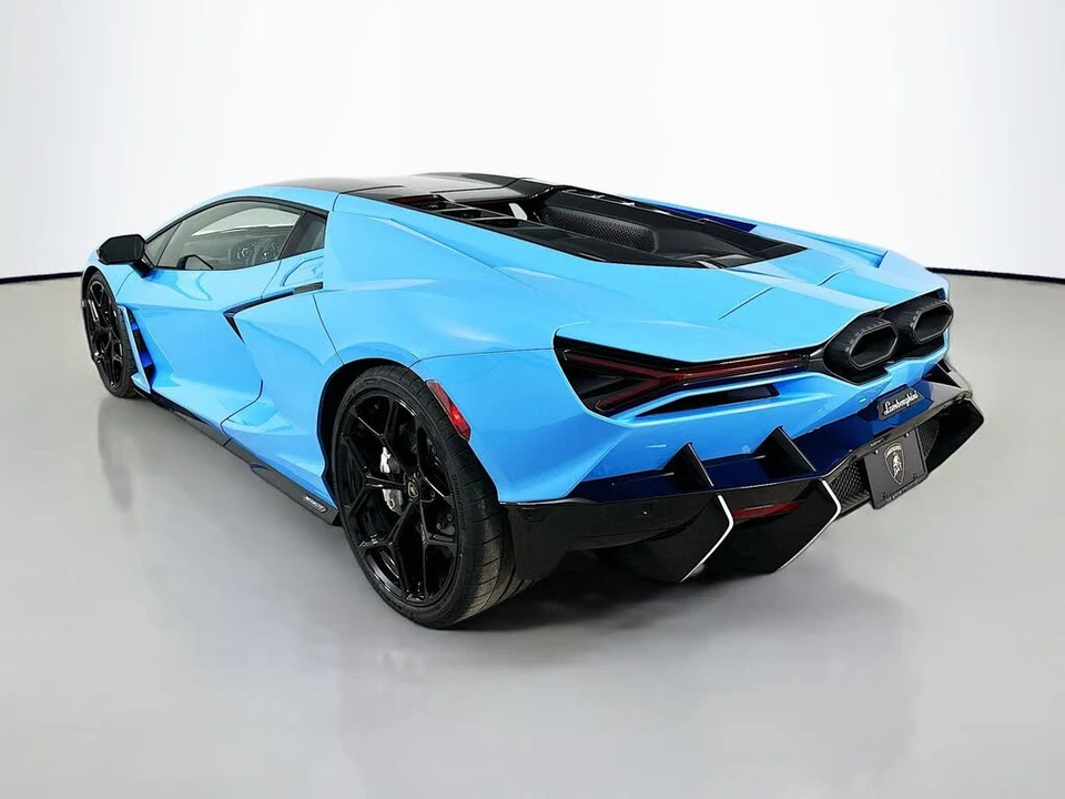 2026 Lamborghini Revuelto - Image 7 of 31