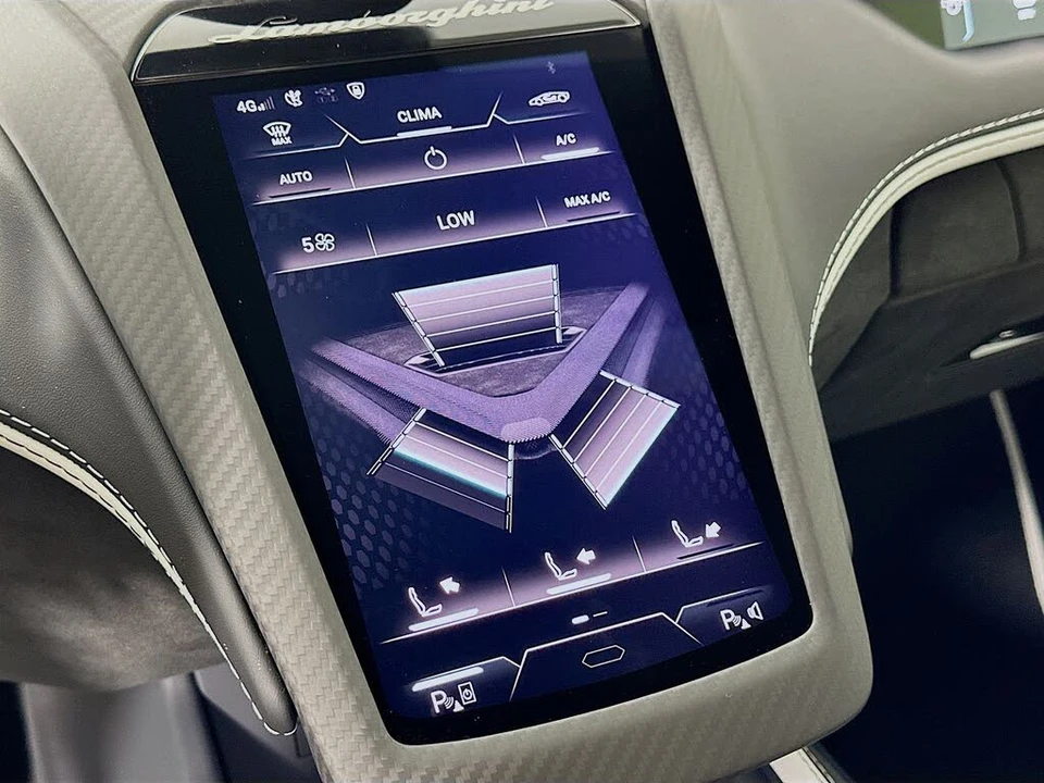 2026 Lamborghini Revuelto - Image 28 of 31