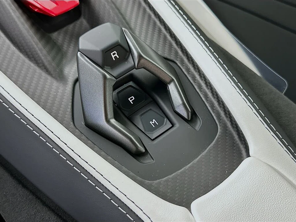 2026 Lamborghini Revuelto - Image 29 of 31