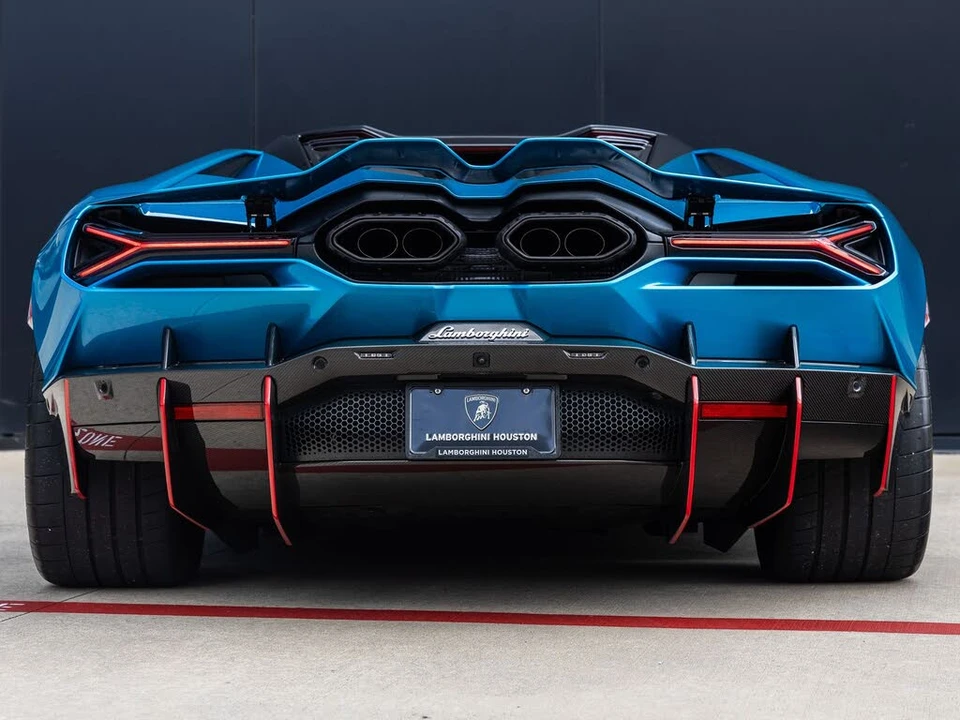 2026 Lamborghini Revuelto - Image 8 of 31
