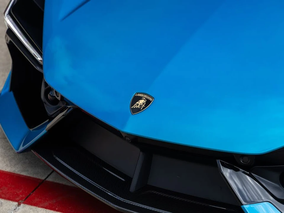 2026 Lamborghini Revuelto - Image 25 of 31