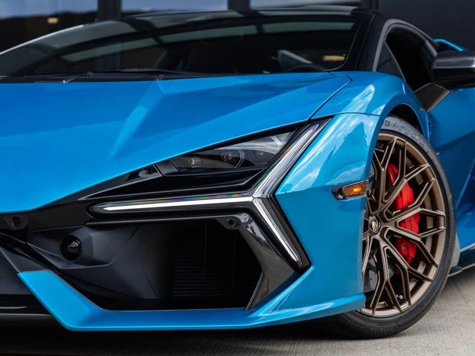 2026 Lamborghini Revuelto - Image 24 of 31
