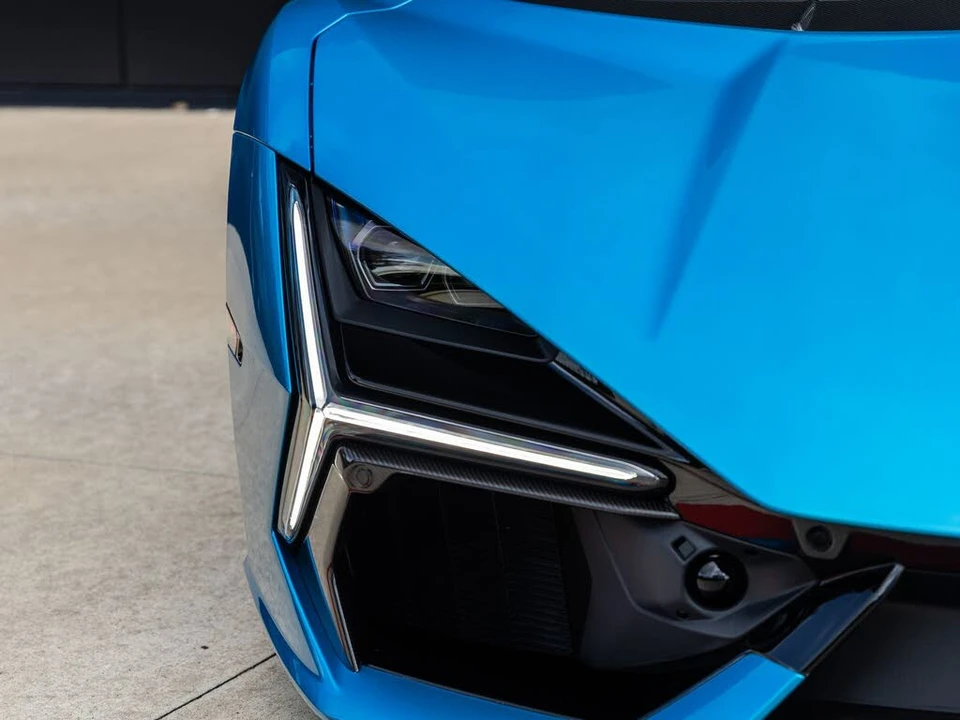 2026 Lamborghini Revuelto - Image 28 of 31