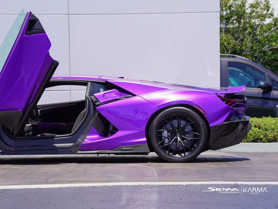 2026 Lamborghini Revuelto - Image 6 of 31